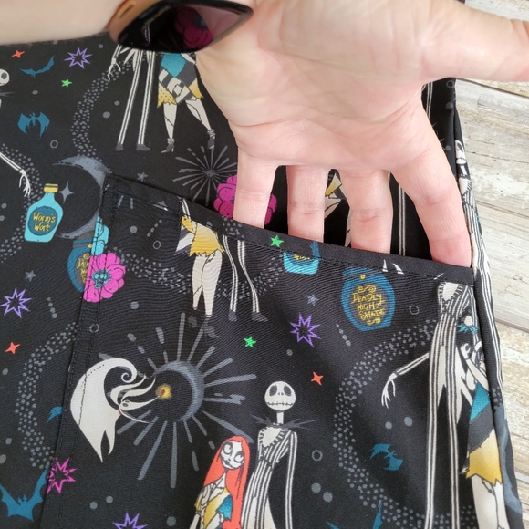 Nightmare Before Christmas Womens Scrub Top No Size Tag SEE DESCRIPTION - Picture 13 of 16